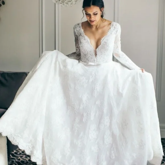 Klienfeld's Pnina Tornai: Love Collection Wedding Dress- Long sleeve- LIKE NEW!